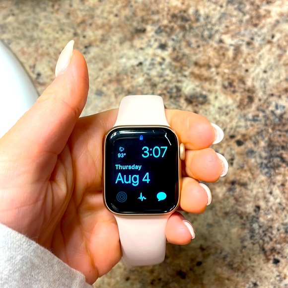 Series Apple Watch rose gold